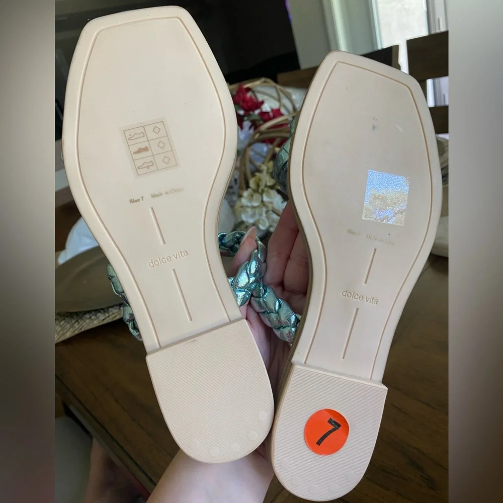 Dolce Vita Iman Sandals - Picture 11 of 12